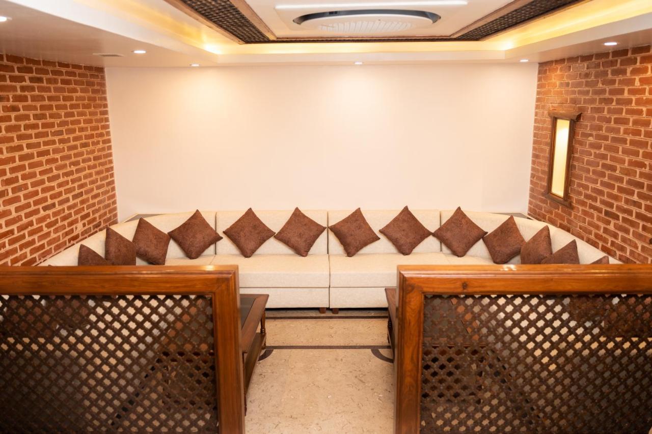 Hotel Kailash Kutee Катманду Экстерьер фото